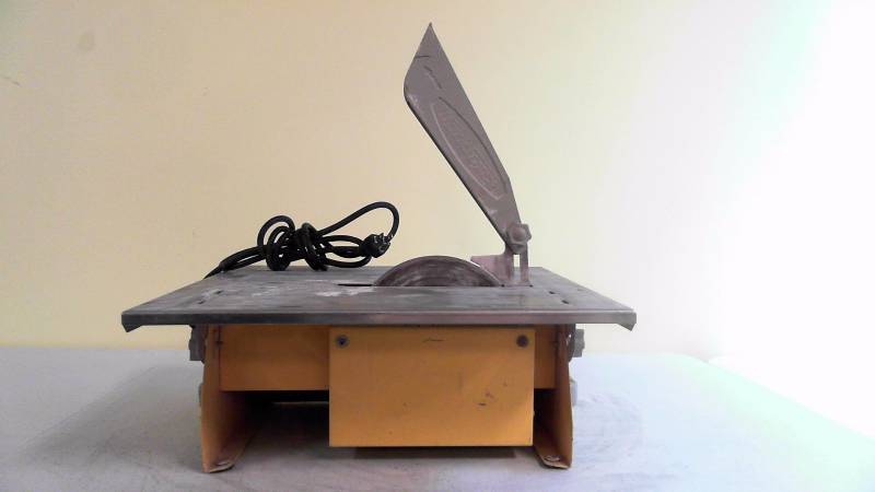 lot 552 image: Workforce THD550 Tile Cutter