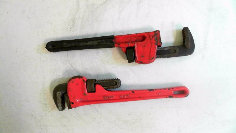 lot 574 image: Set of Two 14 heavy Duty Pipe Wrenches