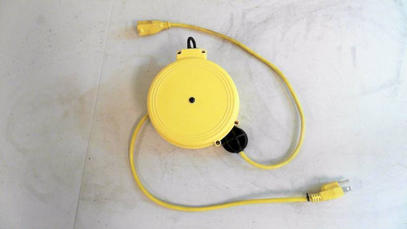 lot 578 image: Bayco Model 700 20 Cord Reel