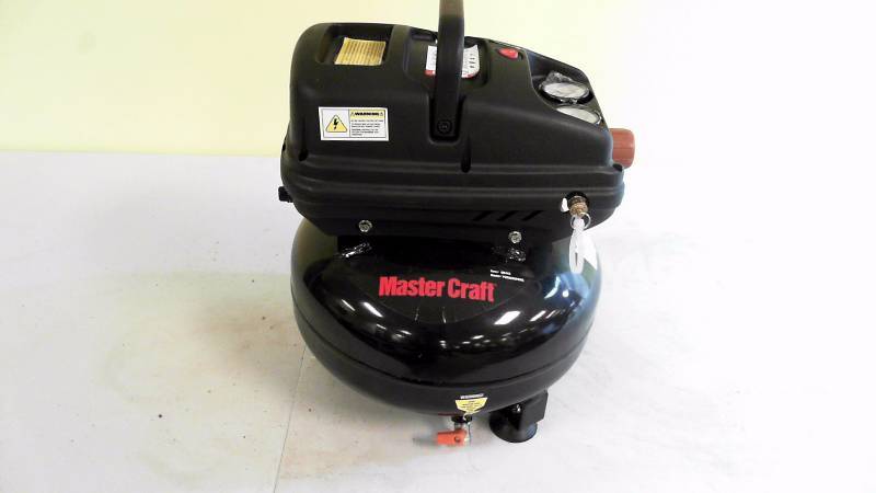 lot 582 image: MasterCraft 3 Gallon Pancake Air Compressor