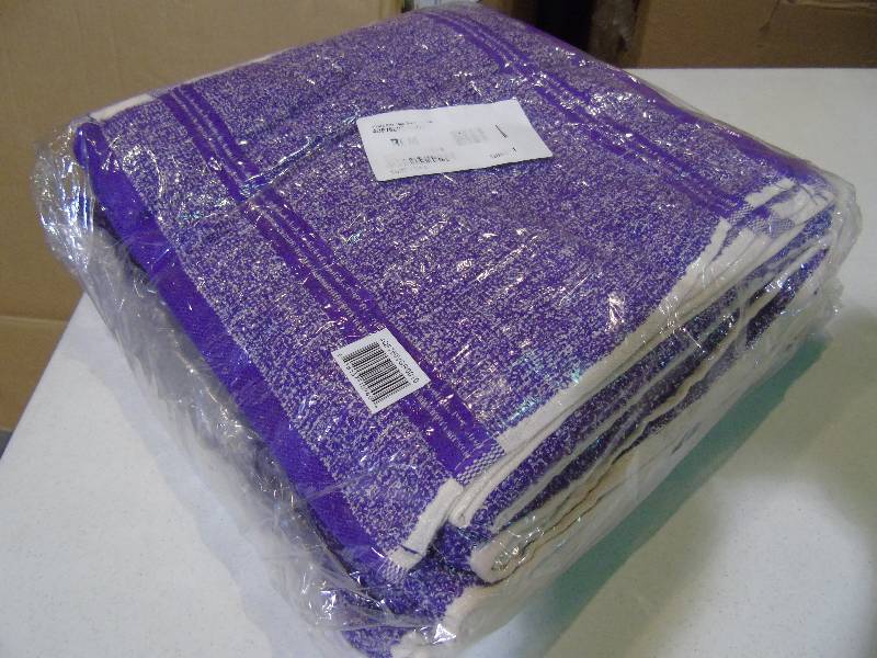 lot 20 image: Bleach-Safe Cotton 10pc Towel Set - Grape Color