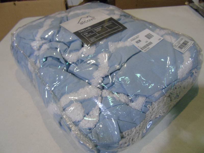 lot 28 image: alcove Trellis Chenille Bedspread - Queen - Blue Color