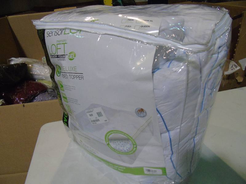 lot 31 image: sensorPEDIC Gel Fiber & Memory Foam Topper King