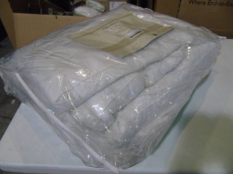 lot 38 image: McLeland Design Featherbed - Twin
