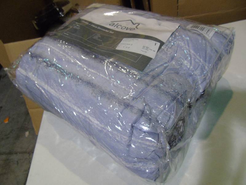 lot 40 image: alcove Forest Comforter Set - Twin