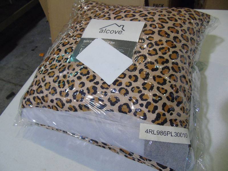 lot 45 image: alcove Solid-Color Reversible Accessory Set- Full - LeopardChocolate Color