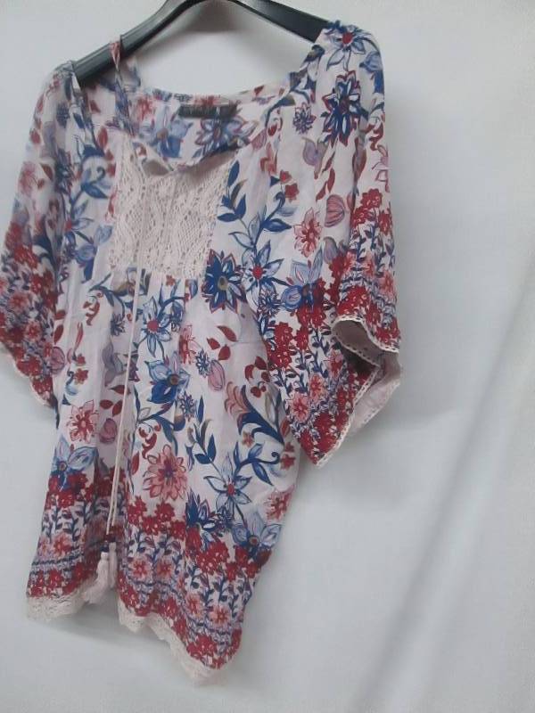 lot 101 image: Lola P Cold-Shoulder Print Top