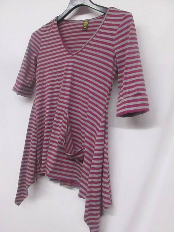 lot 105 image: 247 Comfort Apparel Womens Magenta & Gray Stripe Hi-Lo Tunic