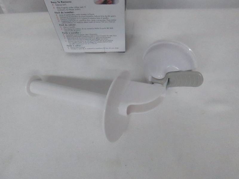 lot 98 image: Safe-er-Grip Toilet Paper Holder