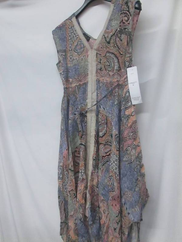 lot 87 image: Lola P Hankie Hem Dress