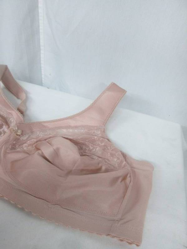 lot 59 image: Glamorise Magic Lift Full Figure Support Bra - 1000