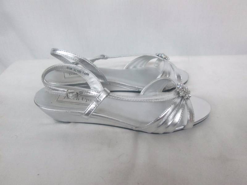 lot 75 image: Touchups Womens Geri Low Wedge Silver
