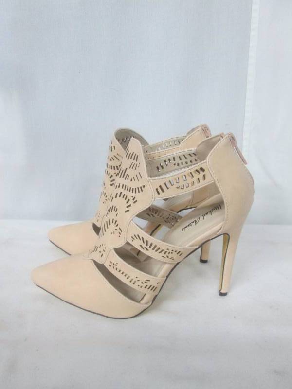 lot 32 image: Michael Antonio Womens Locker Shootie
