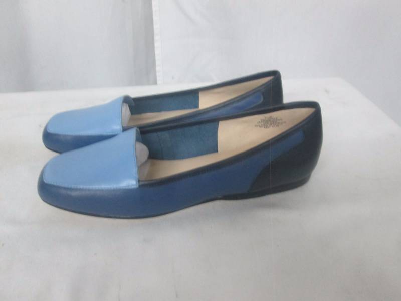 lot 49 image: Bandolino Womens Liberty Slip-On Flat