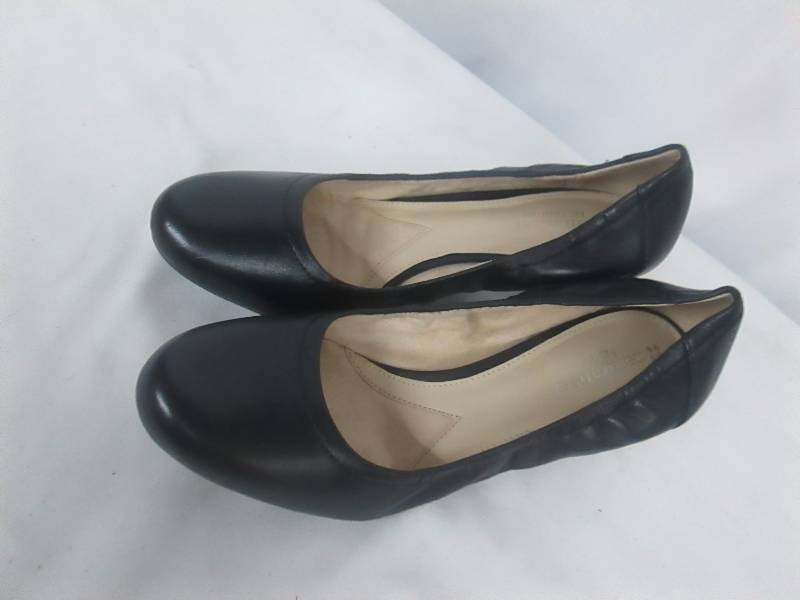 lot 18 image: Naturalizer Womens Stargaze Slip-On Casual Shoe - Wide Width