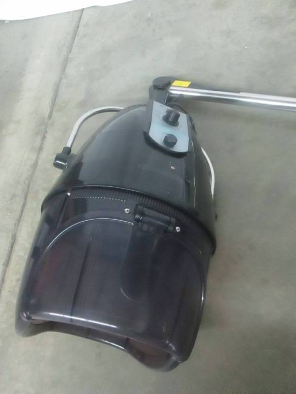 lot 9 image: Big Blower Hair Dryer