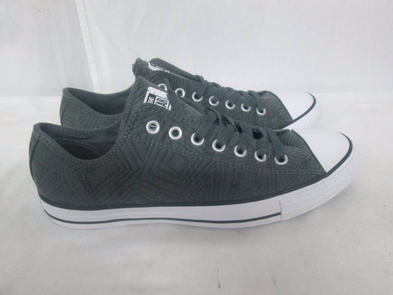 lot 39 image: Converse Womens CTAS Jersey Quilt Ox Shoes