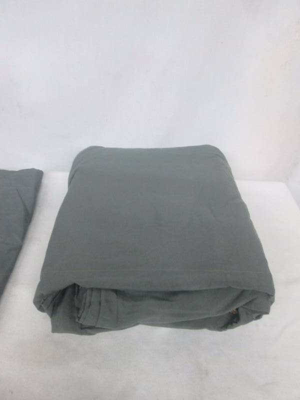 lot 36 image: Home Collection Duvet Set - FullQueen