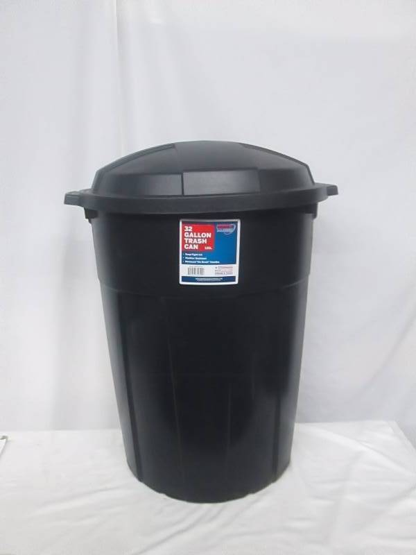 lot 25 image: Black Garbage Can w Lid