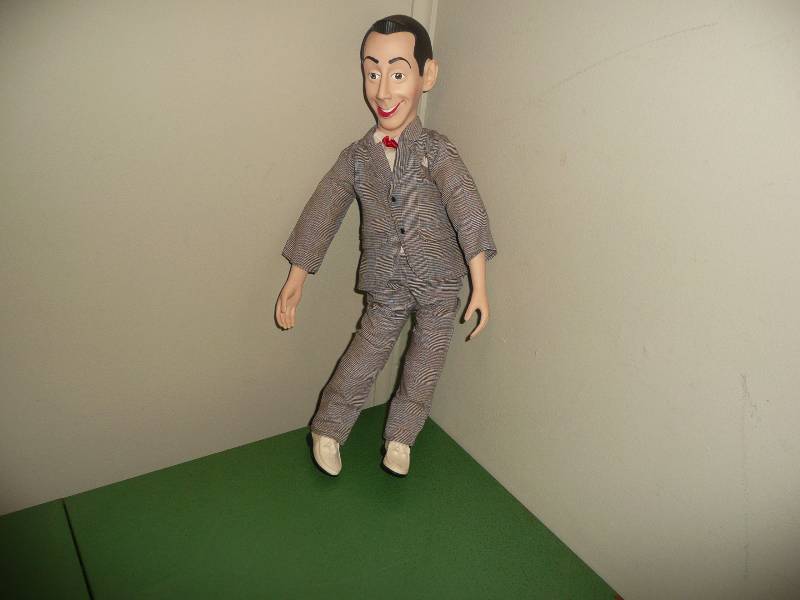 lot 30 image: Pee-Wee Herman Doll, Voice Works - Good Condition With Original Lunch Box & Thermos From 1987