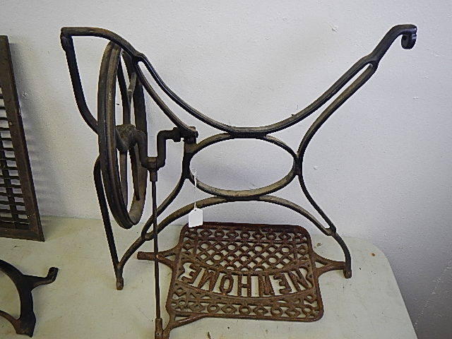 lot 66 image: Antique Cast Iron Parts & Grate