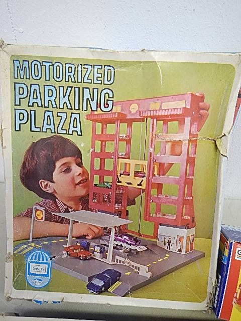 lot 70 image: Vintage Auto Related Toys in Boxes