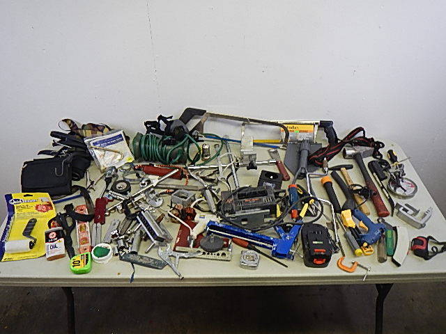 lot 73 image: MASSIVE Lot of Hand Tools & Garage Items