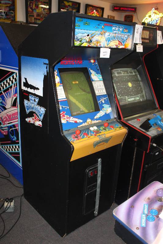 lot 59 image: Sky Soldiers Arcade Game