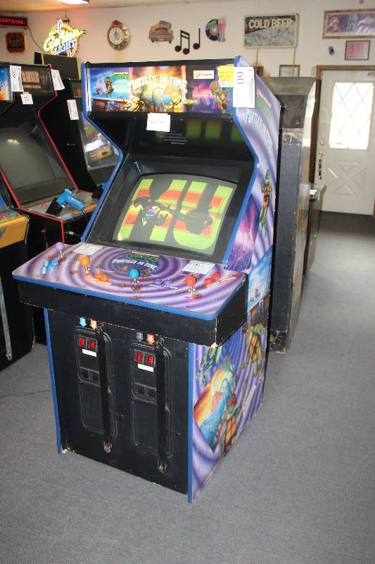 lot 60 image: Konami Teenage Mutant Ninja Turtles Turtles in Time Arcade Game