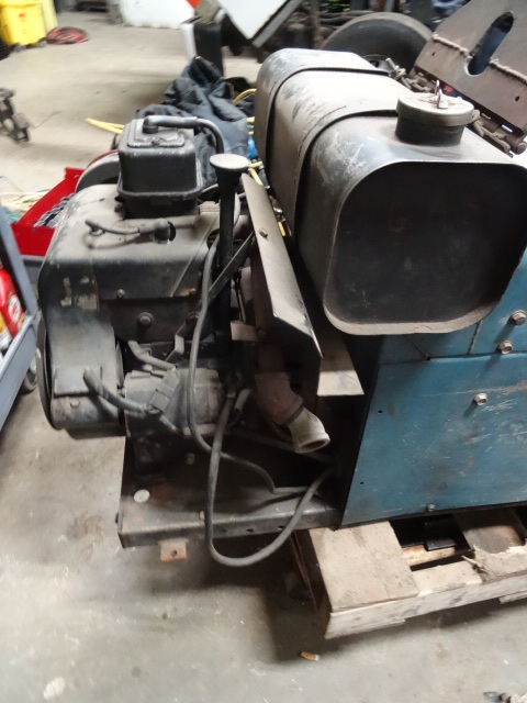 lot 2 image: Miller Blue Star 2E generator Welder