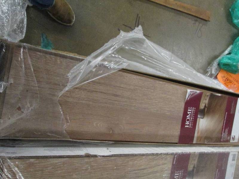 5 packages of 12mm glueless laminat...