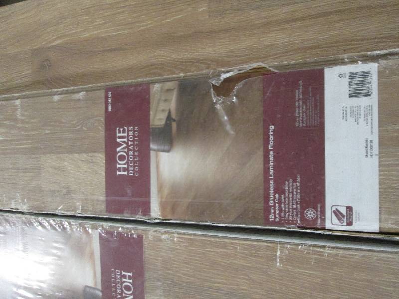 5 packages of 12mm glueless laminat...