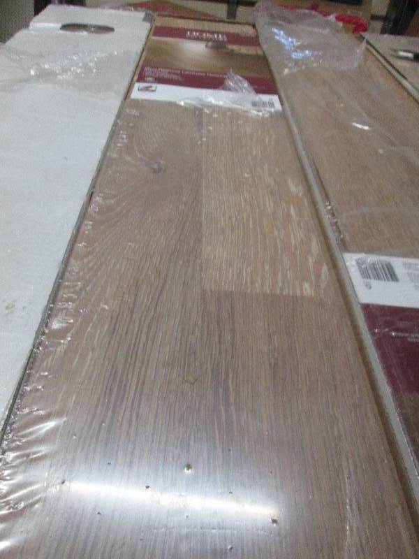 4 boxes of home decorators 12mm glu...