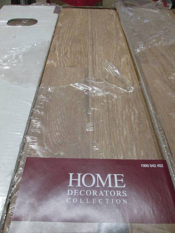 4 boxes of home decorators 12mm glu...