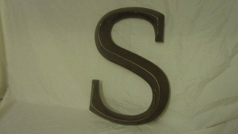 lot 11 image: Large Storefront Heavy 3D Plastic letter S
