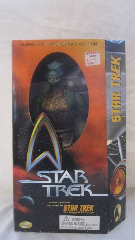 lot 29 image: 1999 Playmates Star Trek Classic edition Captain Gorn Figure