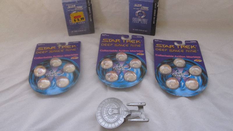 lot 35 image: Star Trek toy lot