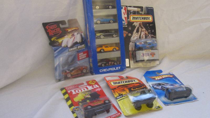 lot 41 image: Matchbox and Hot wheels new in box