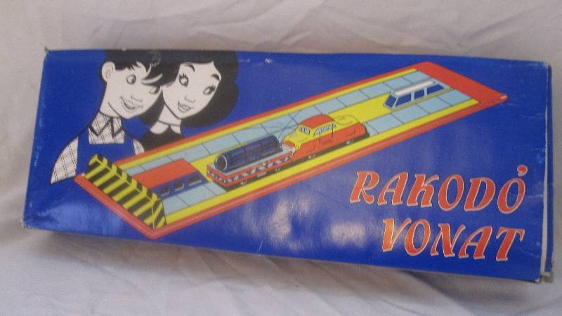 lot 50 image: Vintage Toy Tin Train Set Unopened
