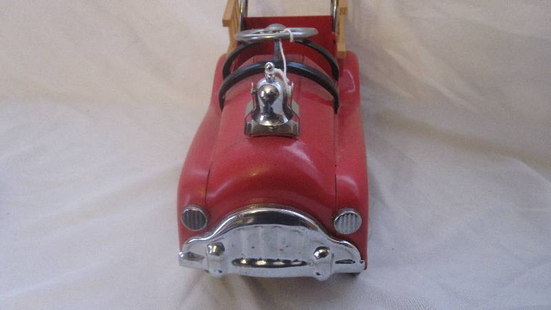 lot 76 image: The Chief Pedal Car metal model