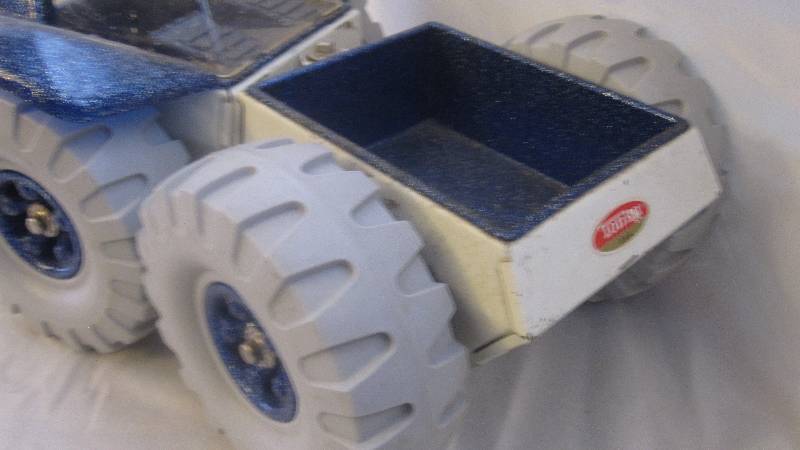 lot 78 image: Vintage Tonka Crater Crawler toy car