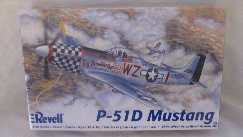 lot 84 image: Model airplane P-51D Mustang