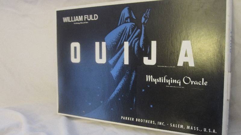 lot 101 image: Rare unused 1960s William Fuld Ouija Board