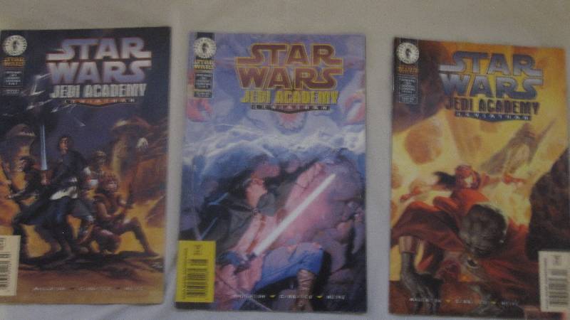lot 113 image: 3 Dark Horse Star Wars Comic Books