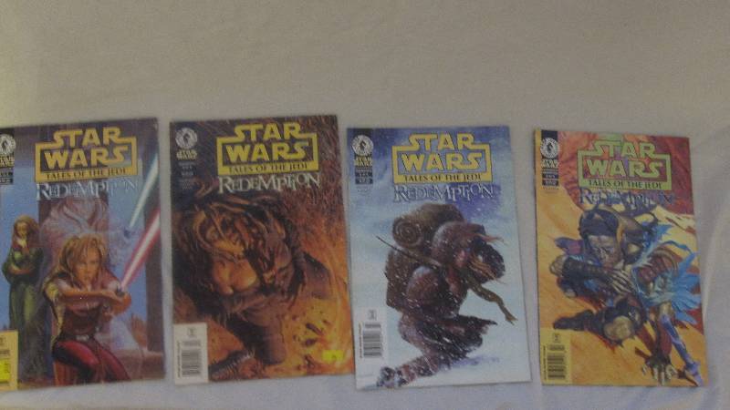 lot 115 image: 4 Dark Horse Star Warse Comic Books