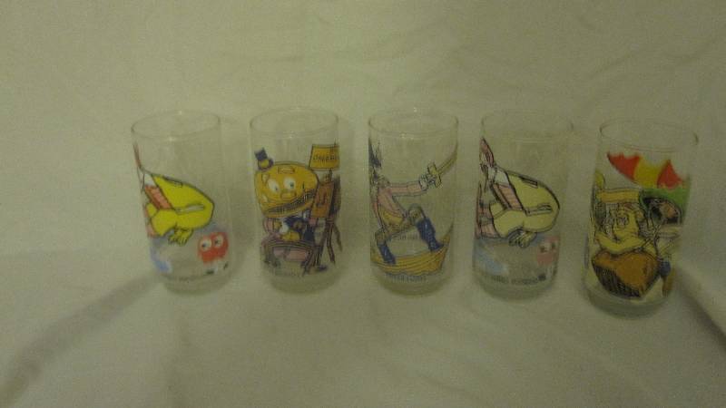 lot 125 image: Set of 5 Vintage McDonalds glasses
