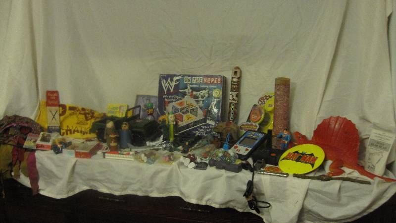 lot 127 image: Huge Vintage toy lot