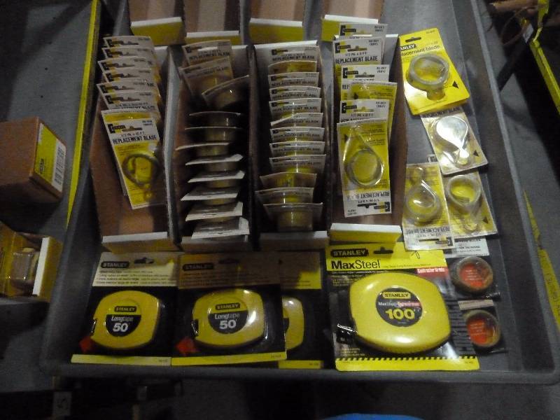 lot 25 image: Stanley Tools, United Hardware Dist. Co