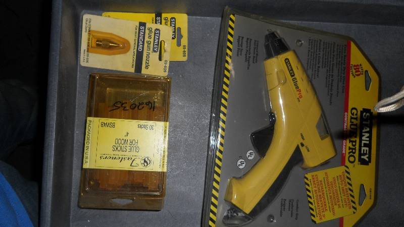 lot 23 image: Stanley Tools, United Hardware Dist. Co