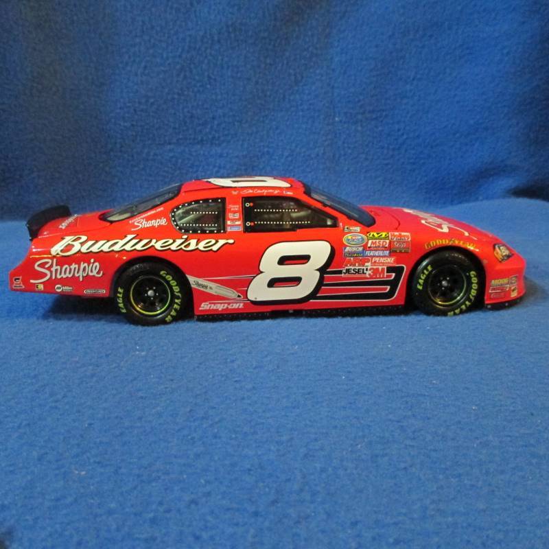 lot 8 image: Dale Jr 07 #8 Budweiser Sharpie